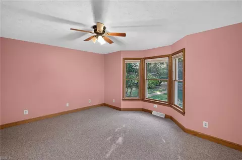 Bedroom - 8139 Manor Dr, Gloucester, VA 23061 photo 11 of 12