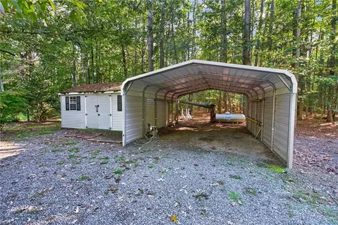 Exterior - 8139 Manor Dr, Gloucester, VA 23061 photo 4 of 12