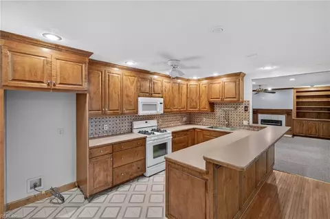 Kitchen - 8139 Manor Dr, Gloucester, VA 23061 photo 3 of 3