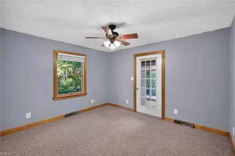 Bedroom - 8139 Manor Dr, Gloucester, VA 23061 photo 8 of 12