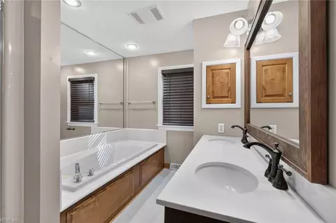 Bath - 8139 Manor Dr, Gloucester, VA 23061 photo 1 of 3