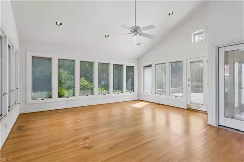 Living - 60 N Willard Ave, Hampton, VA 23663 photo 2 of 7