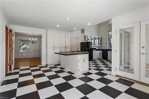 Kitchen - 60 N Willard Ave, Hampton, VA 23663 photo 2 of 5