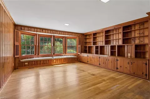 Living - 60 N Willard Ave, Hampton, VA 23663 photo 4 of 7