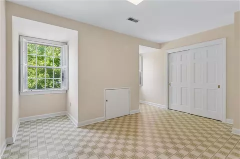 Bedroom - 60 N Willard Ave, Hampton, VA 23663 photo 4 of 4