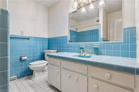 Bath - 60 N Willard Ave, Hampton, VA 23663 photo 1 of 5