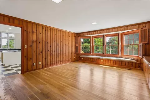 Living - 60 N Willard Ave, Hampton, VA 23663 photo 5 of 7