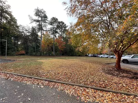 273 Mclaws Cir, James City County, VA 23185