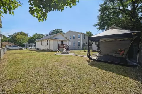 Exterior - 3125 Dunkirk Ave, Norfolk, VA 23509 photo 3 of 9