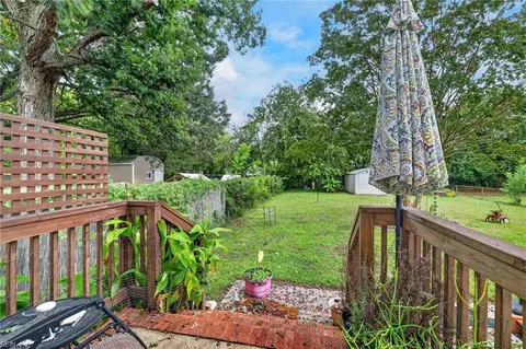 Exterior - 419 Hunlac Ave, Hampton, VA 23664 photo 3 of 11