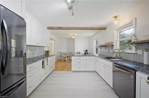 Kitchen - 2024 Lisbon Rd, Chesapeake, VA 23321 photo 1 of 5