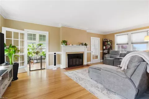 5803 Upper Brandon Pl, Norfolk, VA 23508