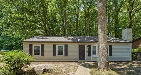249 Batson Dr, Newport News, VA 23602