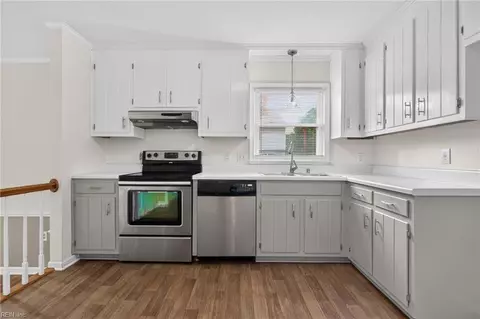 Kitchen - 43 Charlene Loop, Hampton, VA 23666 photo 1 of 2