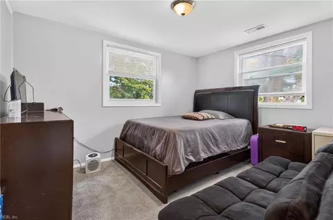 Bedroom - 2021 Seward Dr, Hampton, VA 23663 photo 7 of 7