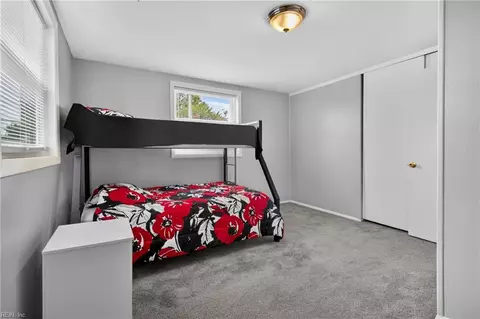 Bedroom - 2021 Seward Dr, Hampton, VA 23663 photo 6 of 7