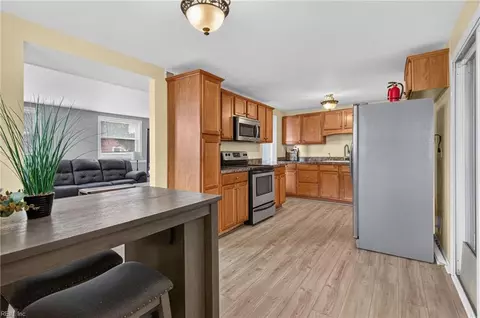 Kitchen - 2021 Seward Dr, Hampton, VA 23663 photo 1 of 2
