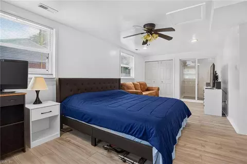 Bedroom - 2021 Seward Dr, Hampton, VA 23663 photo 3 of 7