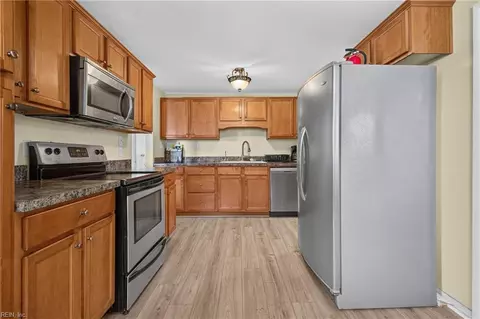 Kitchen - 2021 Seward Dr, Hampton, VA 23663 photo 2 of 2