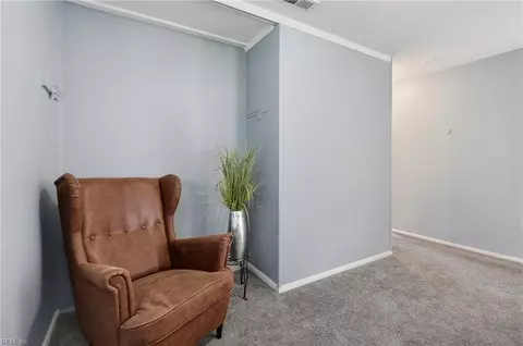 Entry Way - 2021 Seward Dr, Hampton, VA 23663 photo 3 of 3