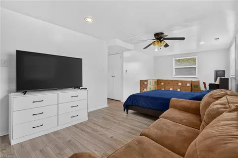 Bedroom - 2021 Seward Dr, Hampton, VA 23663 photo 2 of 7