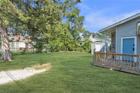 Exterior - 320 Mary St, Hampton, VA 23664 photo 2 of 5