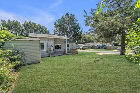 Exterior - 320 Mary St, Hampton, VA 23664 photo 3 of 5