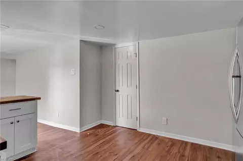 Entry Way - 320 Mary St, Hampton, VA 23664 photo 4 of 4