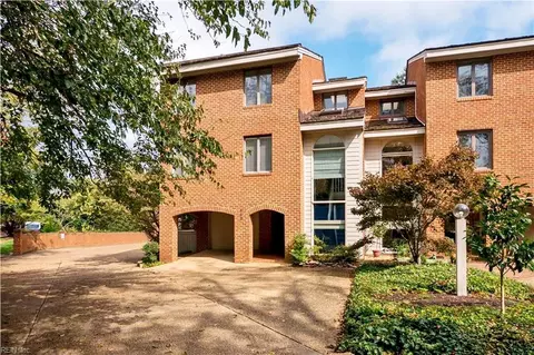 448 Linkhorn Dr, Virginia Beach, VA 23451