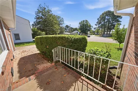 Exterior - 4 Bramston Dr, Hampton, VA 23666 photo 2 of 7