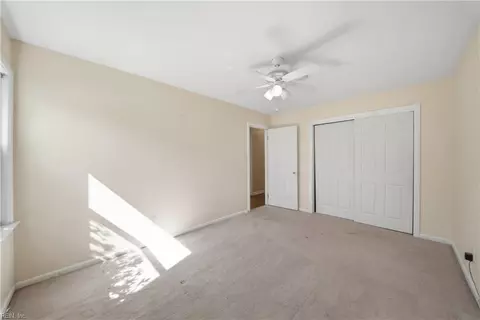 Bedroom - 4 Bramston Dr, Hampton, VA 23666 photo 12 of 17