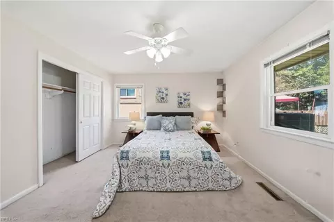 Bedroom - 4 Bramston Dr, Hampton, VA 23666 photo 7 of 17