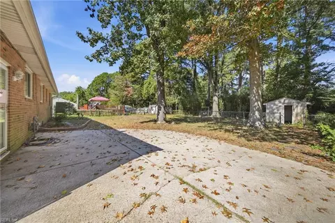 Exterior - 4 Bramston Dr, Hampton, VA 23666 photo 3 of 7