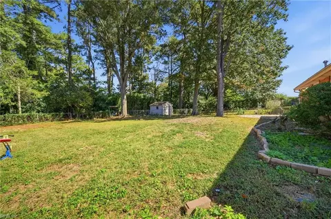 Exterior - 4 Bramston Dr, Hampton, VA 23666 photo 6 of 7