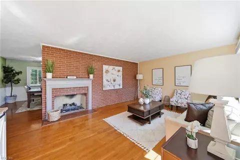 Living - 4 Bramston Dr, Hampton, VA 23666 photo 1 of 4