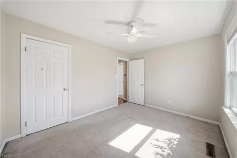 Bedroom - 4 Bramston Dr, Hampton, VA 23666 photo 15 of 17
