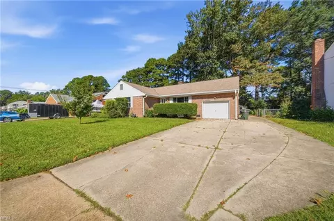 Exterior - 4 Bramston Dr, Hampton, VA 23666 photo 1 of 7
