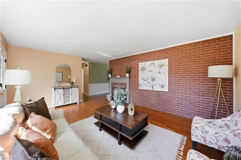 Living - 4 Bramston Dr, Hampton, VA 23666 photo 4 of 4