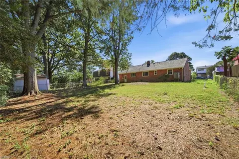 Exterior - 4 Bramston Dr, Hampton, VA 23666 photo 5 of 7