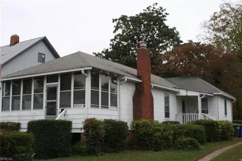 110 Maple Ave, Newport News, VA 23607