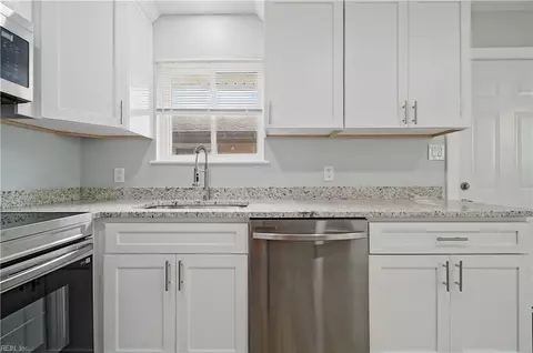 Kitchen - 722 Ridgeway Ave, Hampton, VA 23661 photo 2 of 3