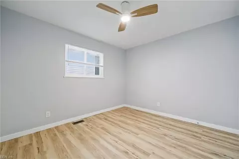Bedroom - 722 Ridgeway Ave, Hampton, VA 23661 photo 6 of 8