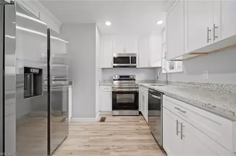 Kitchen - 722 Ridgeway Ave, Hampton, VA 23661 photo 3 of 3