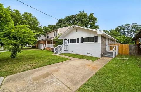 Exterior - 722 Ridgeway Ave, Hampton, VA 23661 photo 2 of 7