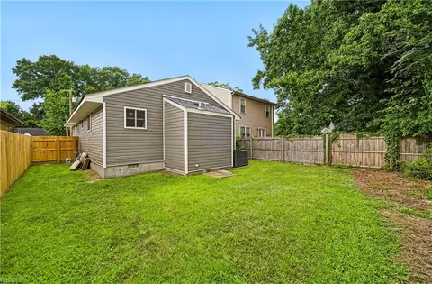 Exterior - 722 Ridgeway Ave, Hampton, VA 23661 photo 6 of 7