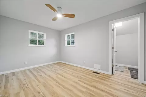 Bedroom - 722 Ridgeway Ave, Hampton, VA 23661 photo 2 of 8