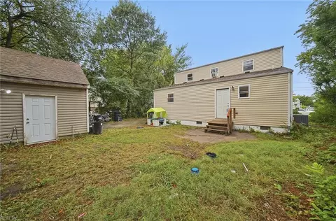 Exterior - 317 Dixie Dr, Norfolk, VA 23505 photo 7 of 8