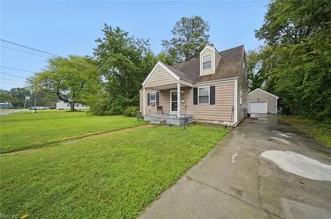 Exterior - 317 Dixie Dr, Norfolk, VA 23505 photo 5 of 8