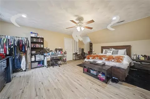 Bedroom - 317 Dixie Dr, Norfolk, VA 23505 photo 6 of 6