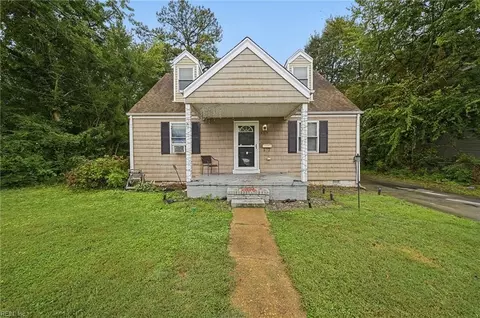 Exterior - 317 Dixie Dr, Norfolk, VA 23505 photo 2 of 8